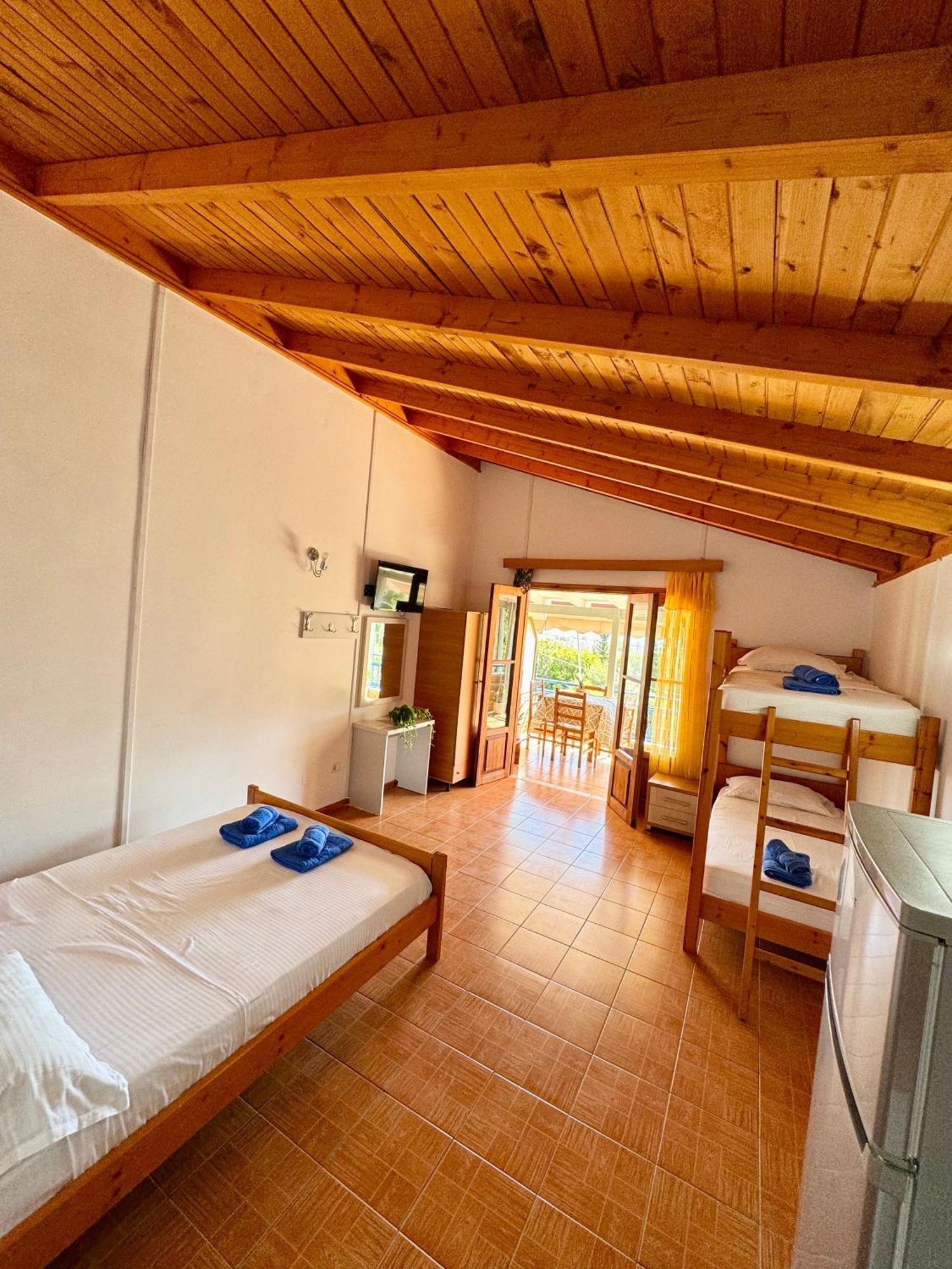 Guesthouse Rondo Химара Экстерьер фото