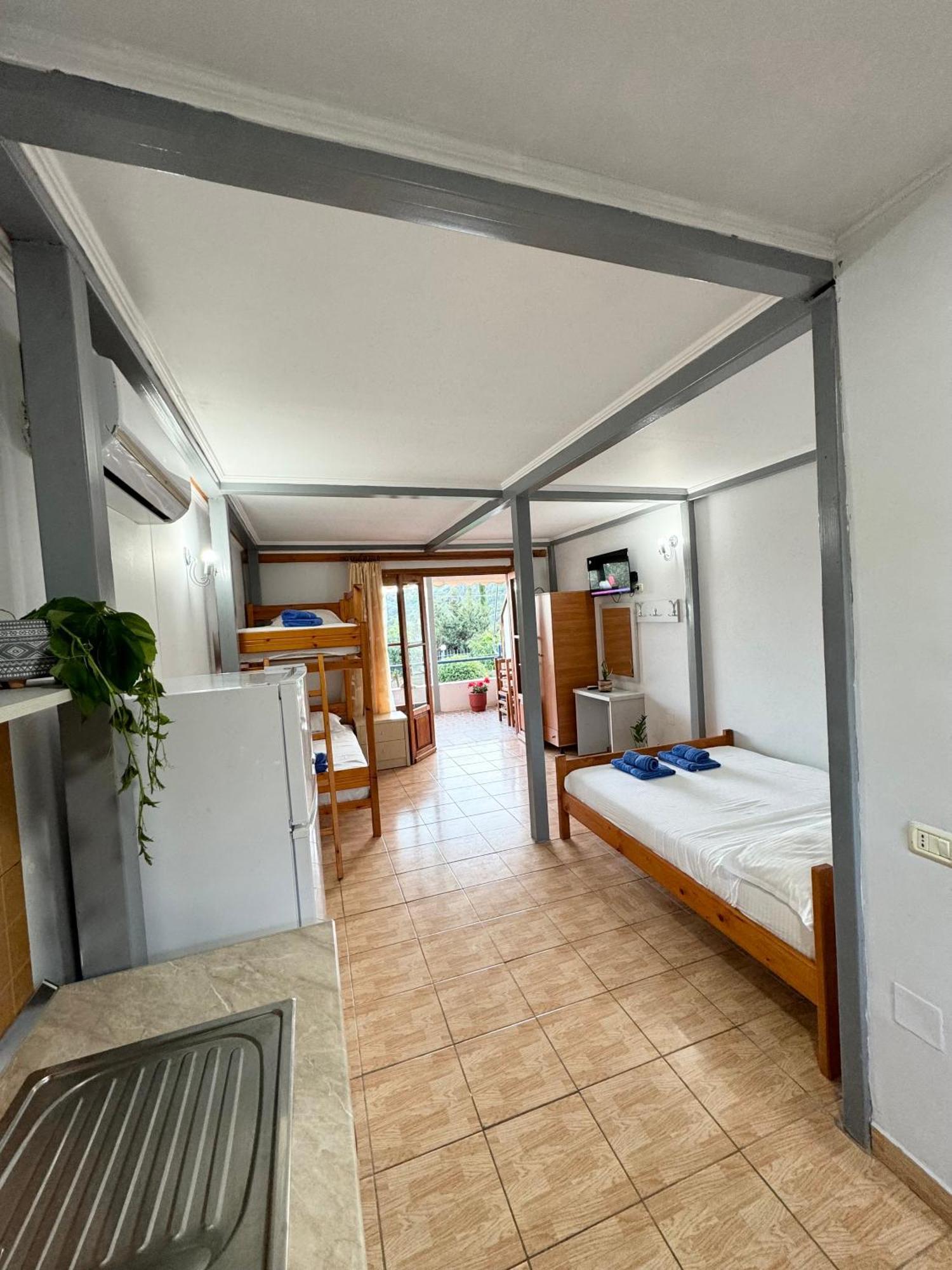 Guesthouse Rondo Химара Экстерьер фото