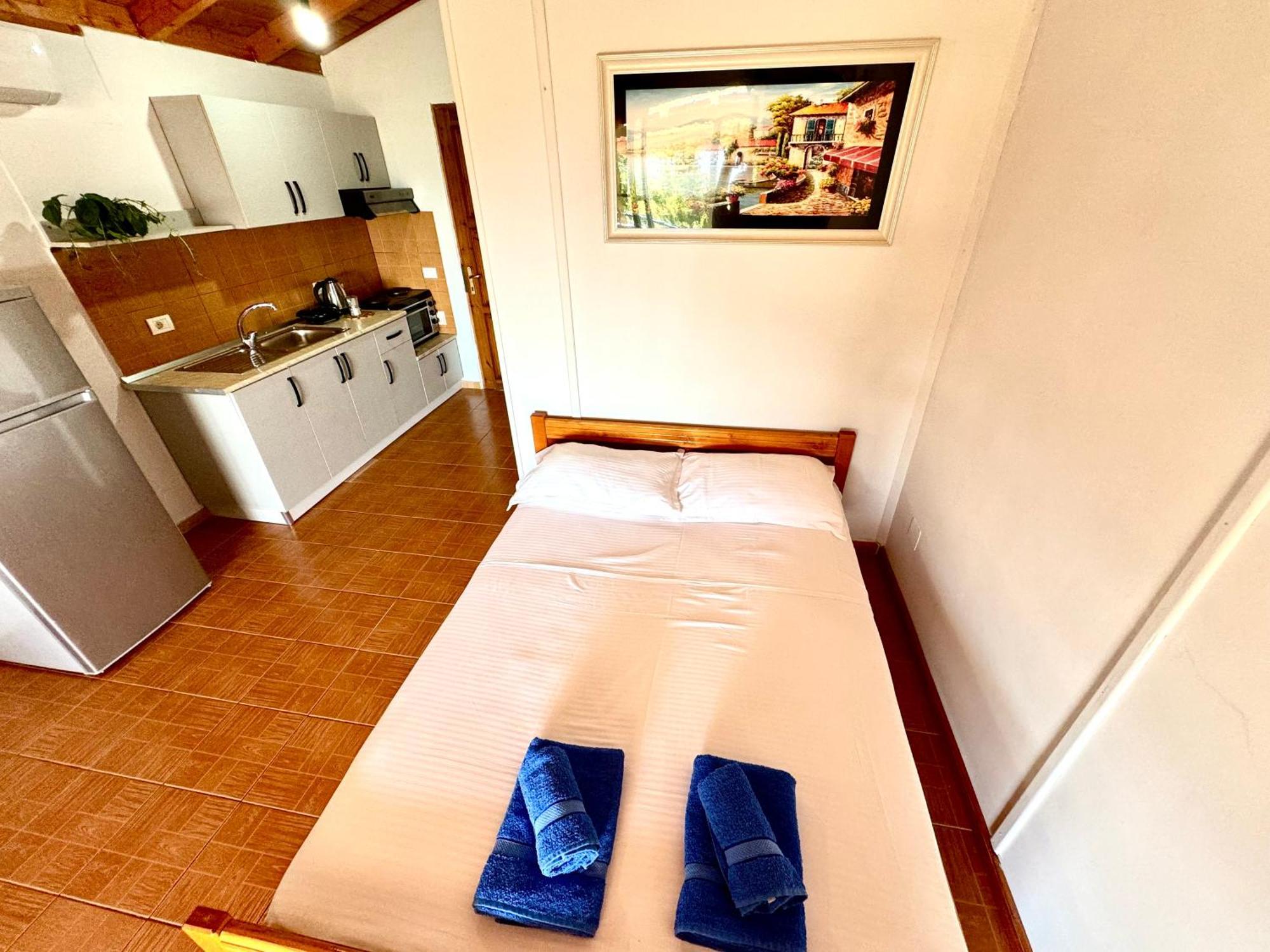 Guesthouse Rondo Химара Экстерьер фото