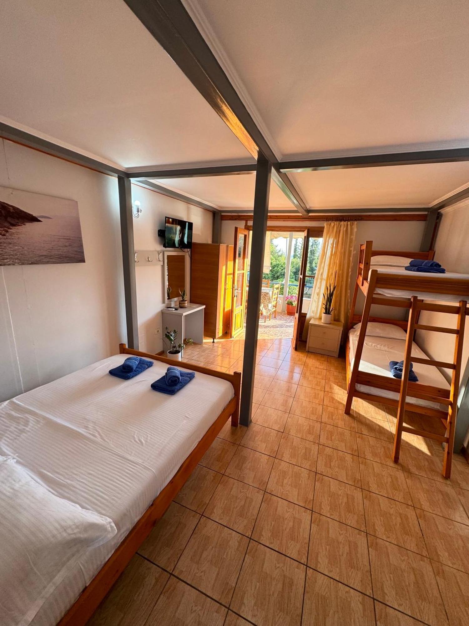 Guesthouse Rondo Химара Экстерьер фото