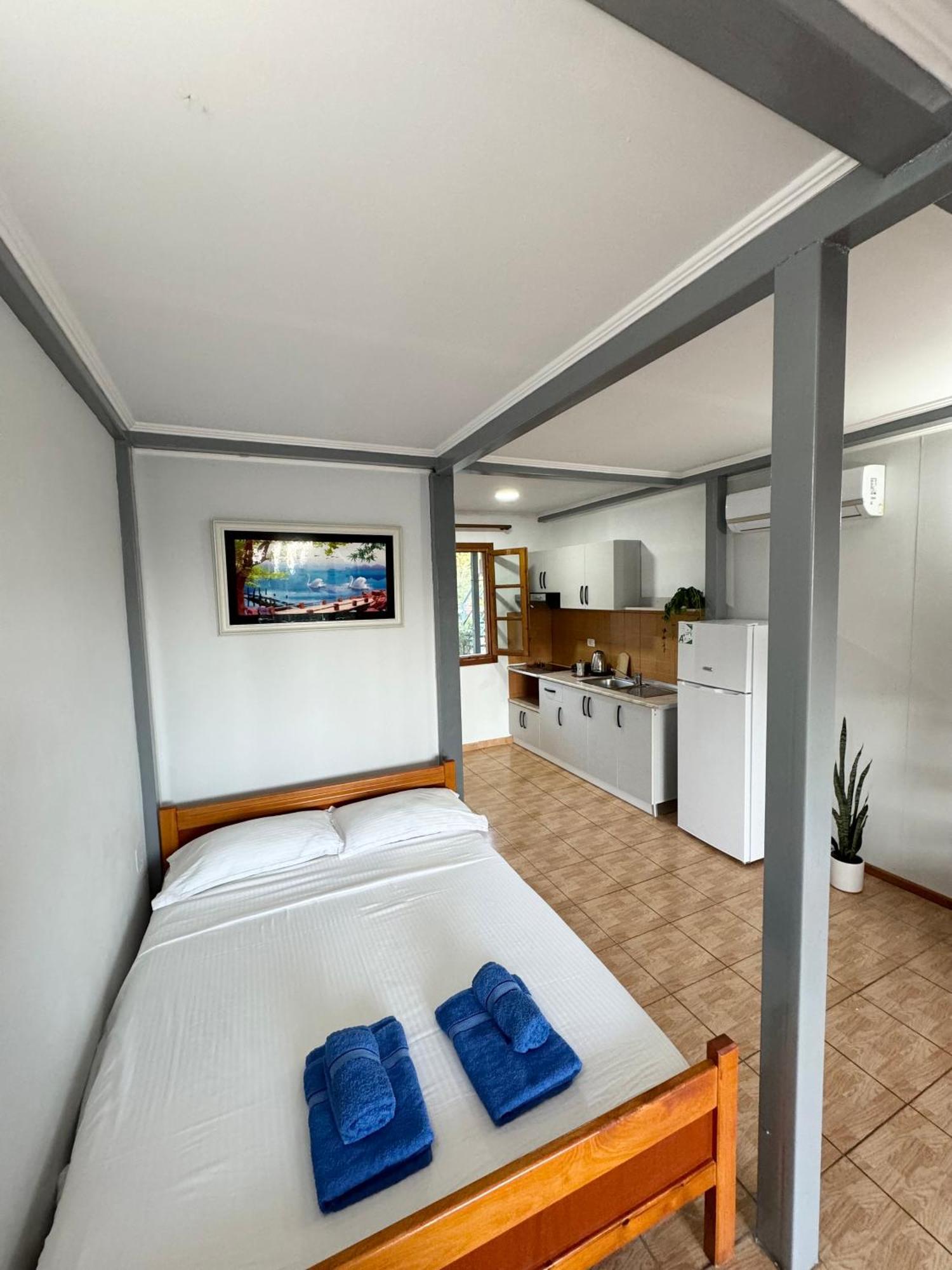 Guesthouse Rondo Химара Экстерьер фото