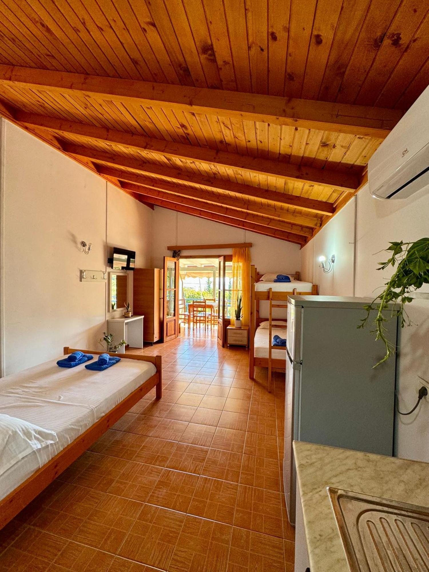 Guesthouse Rondo Химара Экстерьер фото