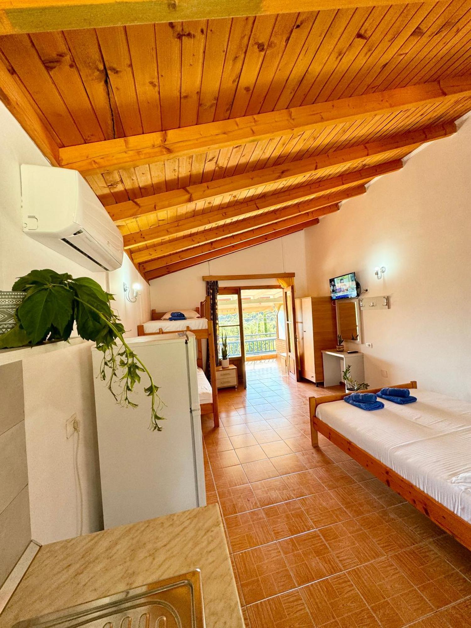 Guesthouse Rondo Химара Экстерьер фото