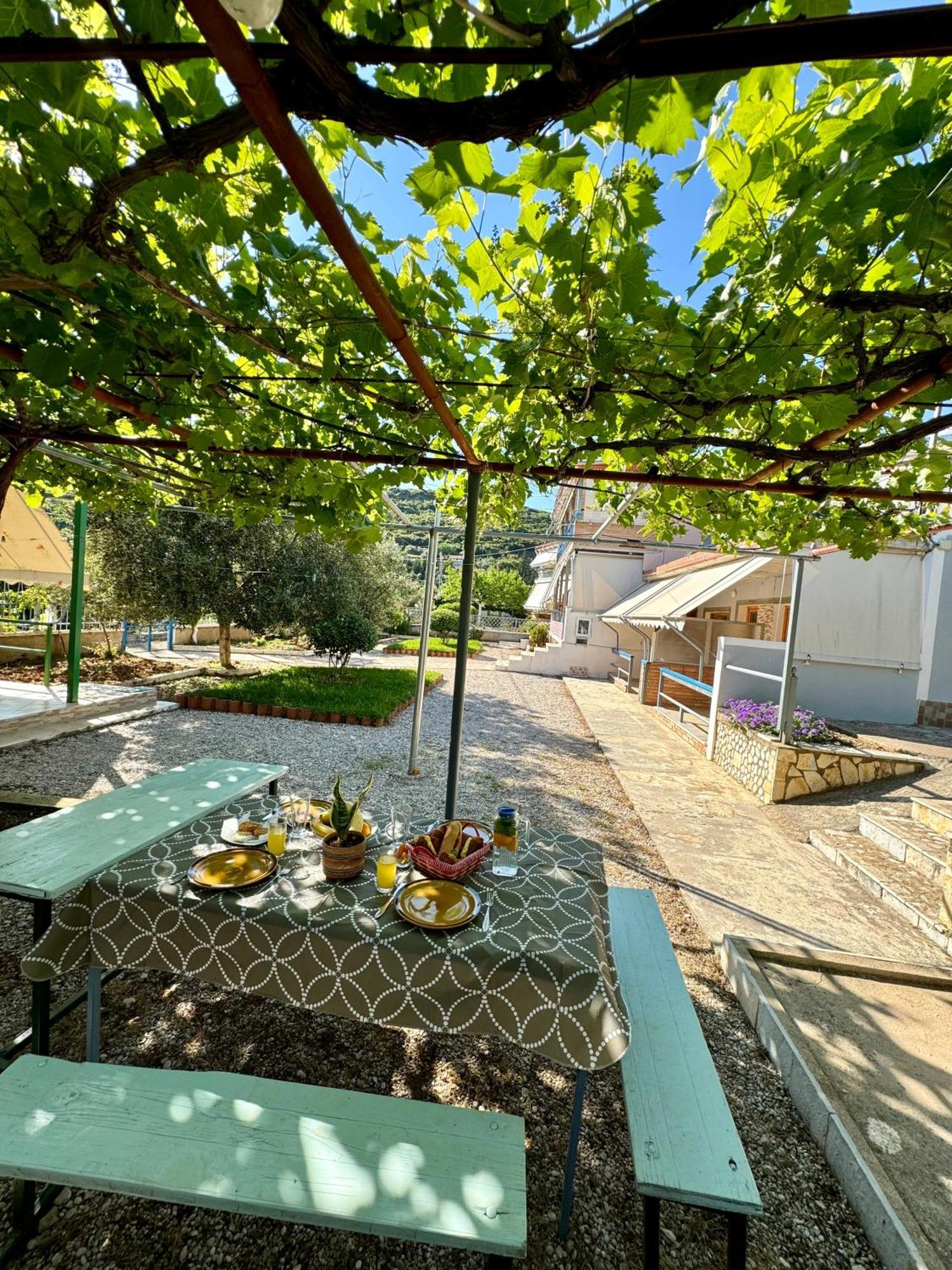 Guesthouse Rondo Химара Экстерьер фото