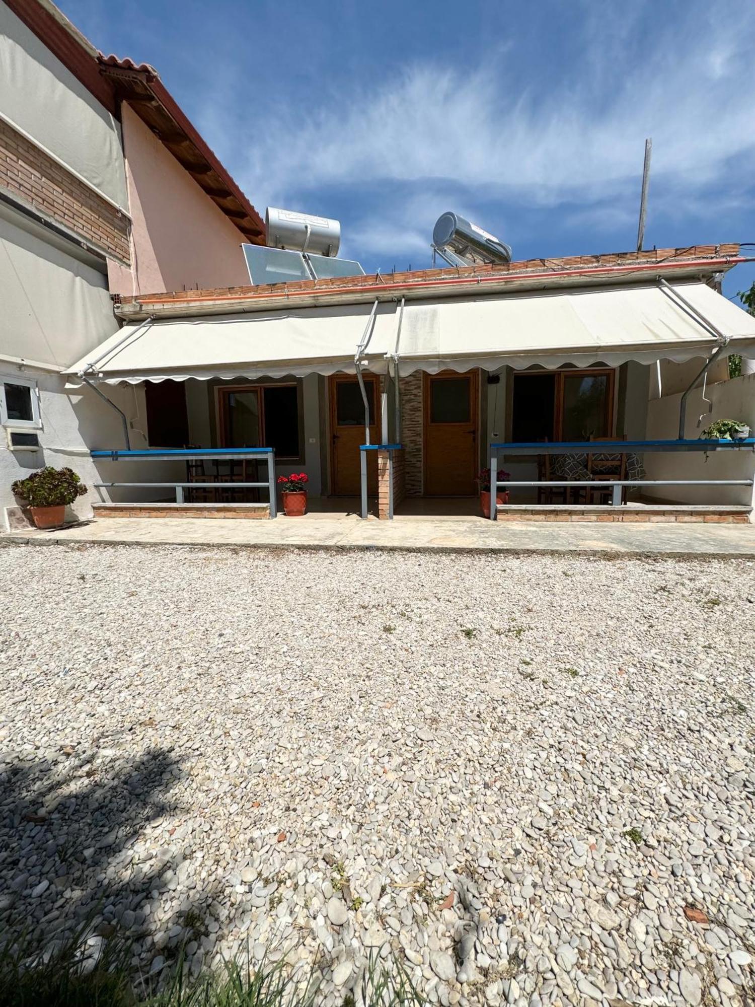 Guesthouse Rondo Химара Экстерьер фото