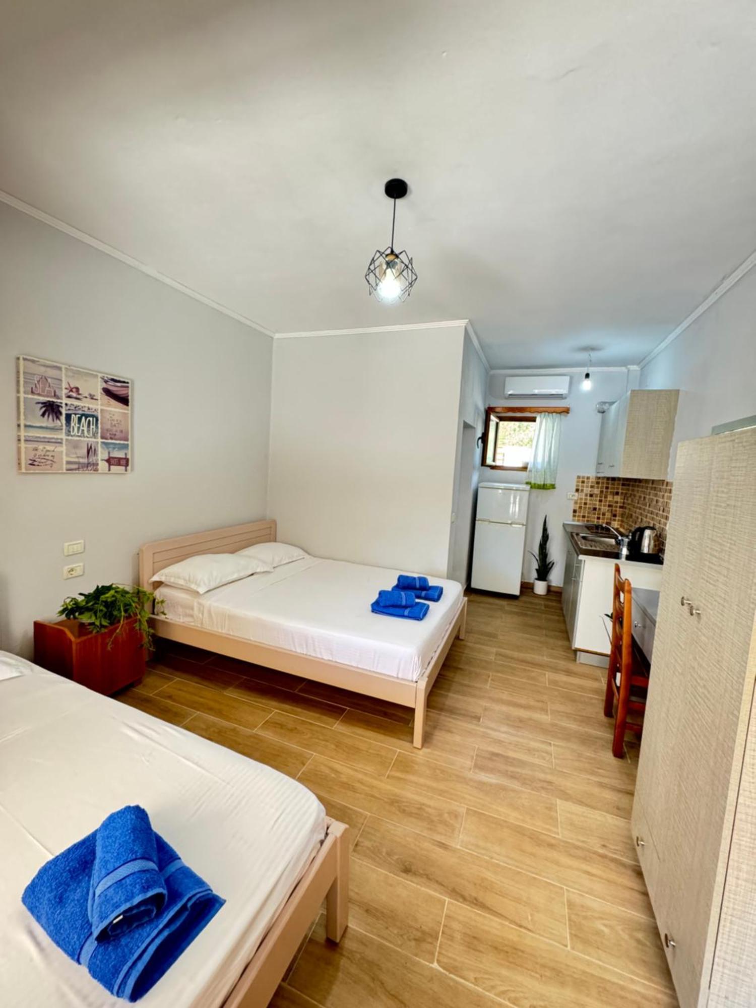 Guesthouse Rondo Химара Экстерьер фото